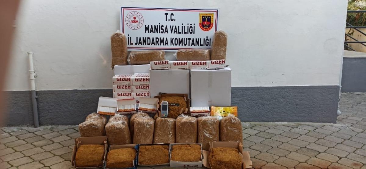 Jandarmadan ka&ccedil;an kamyonette ka&ccedil;ak t&uuml;t&uuml;n ve makaron &ccedil;ıktı