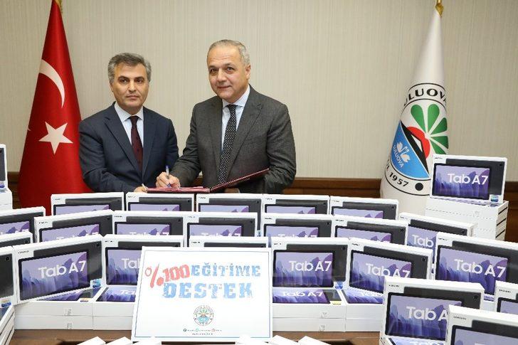 Eğitimci Başkandan ihtiyaç sahibi öğrencilere tablet desteği G4