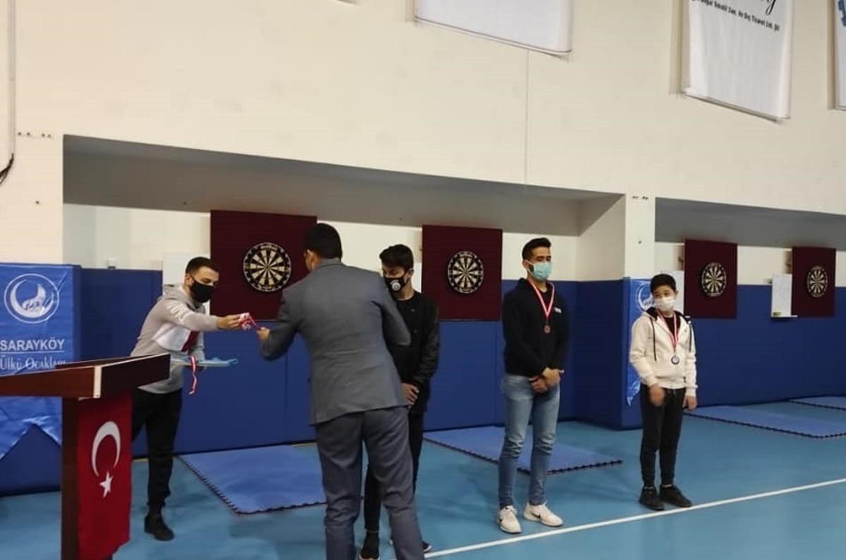 Denizli&rsquo;de dart turnuvası sona erdi