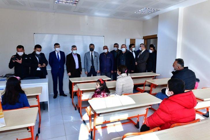 Yeşilyurt’ta tabletler törenle hediye edildi G2