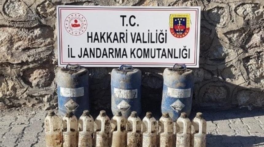Hakkari&rsquo;de 100 litre asit anhidrit maddesi ele ge&ccedil;irildi