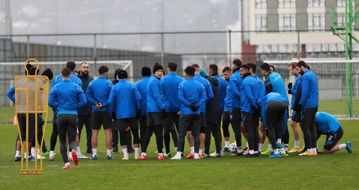 Çaykur Rizespor Teknik Direktörü Sumudica: "Beş maç üst üste galibiyet almadığım olmamıştı" G1