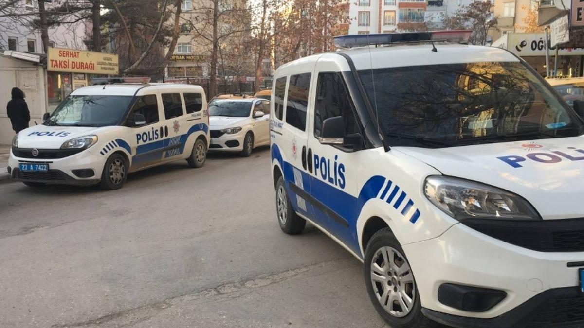 Elazığ&rsquo;da bı&ccedil;aklı kavga:1 ağır yaralı