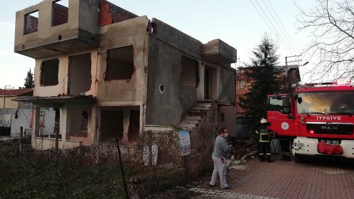 Gaz, yıkım yapılacak evde yangına sebep oldu G3