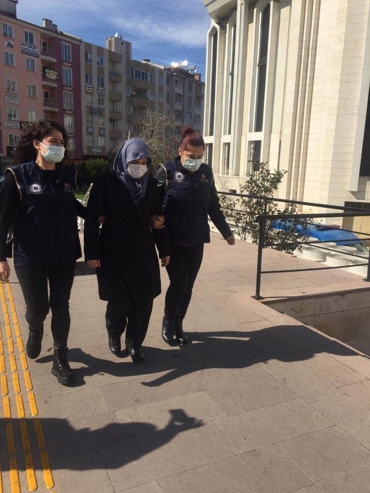 FETÖ firarisi öğretmen kadın sahte kimlikle yakalandı G2