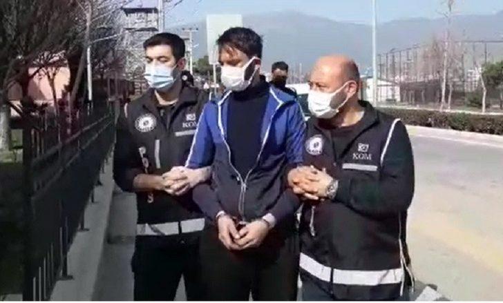 İzmir’de polisin bulduğu 17 yaşındaki kız ailesine teslim edildi G2