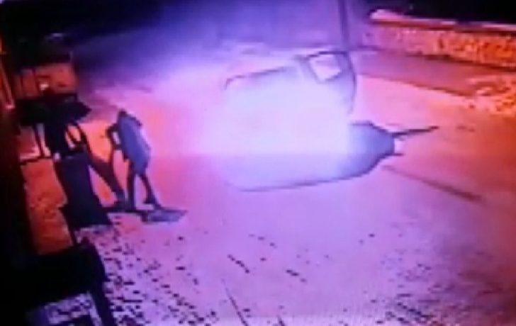 Köpeği vurduktan sonra tekmeleyip çöpe attılar G3