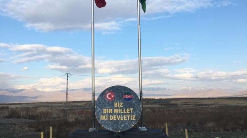 T&uuml;rkiye Azerbaycan kardeşliği pekişti