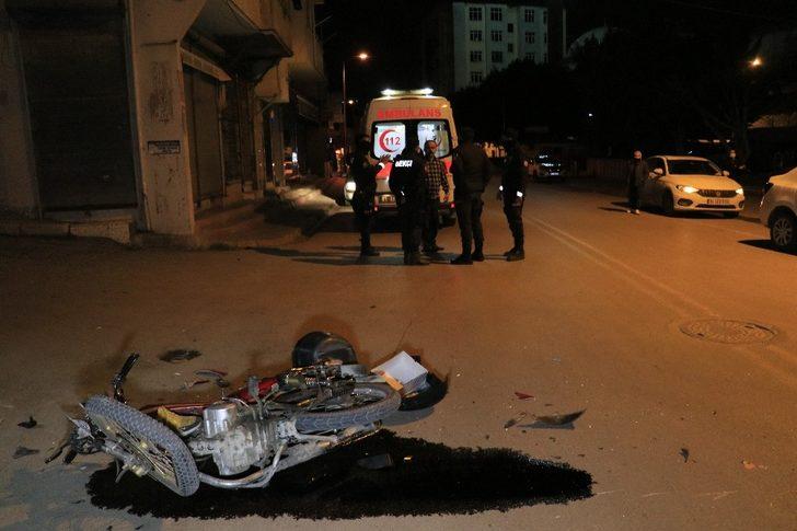 Motosikletli kişiye vurup kaçan otomobil sürücüsü yakalanınca," Ehliyetim yok, ceza yememek için kaçtım" dedi G2