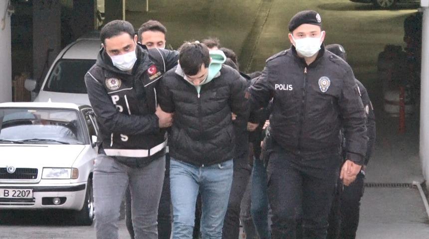 İstanbul’daki uyuşturucu operasyonunda gözaltına alınan 34 kişi adliyeye sevk edildi