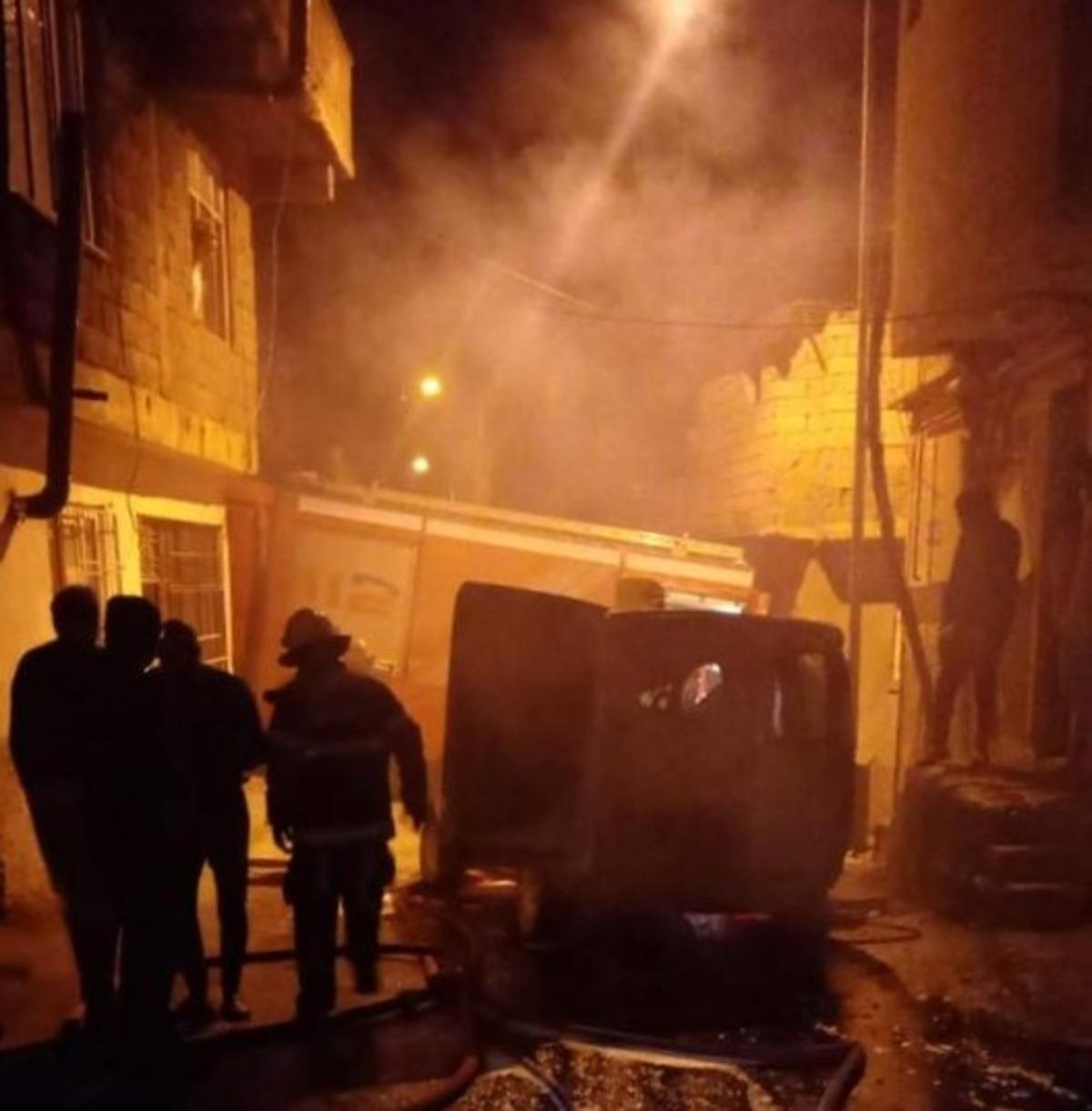 Metruk ev ile ara&ccedil; yangında kullanılamaz hale geldi