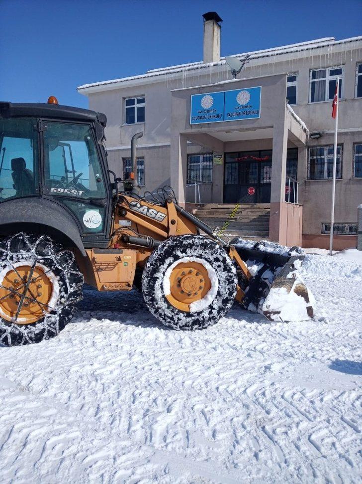 VASKİ’den eğitime kar temizliği desteği G1