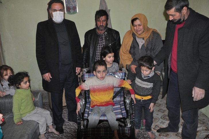 TÜMBULSEVDER Bulanık’taki Suriyelilerin yüzünü güldürdü G2