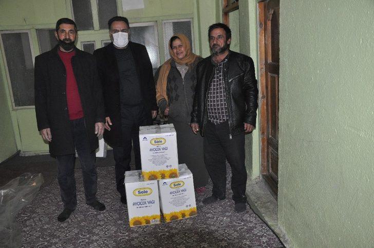 TÜMBULSEVDER Bulanık’taki Suriyelilerin yüzünü güldürdü G3