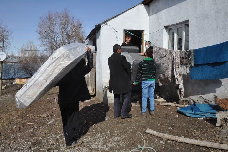 TÜMBULSEVDER Bulanık’taki Suriyelilerin yüzünü güldürdü G5