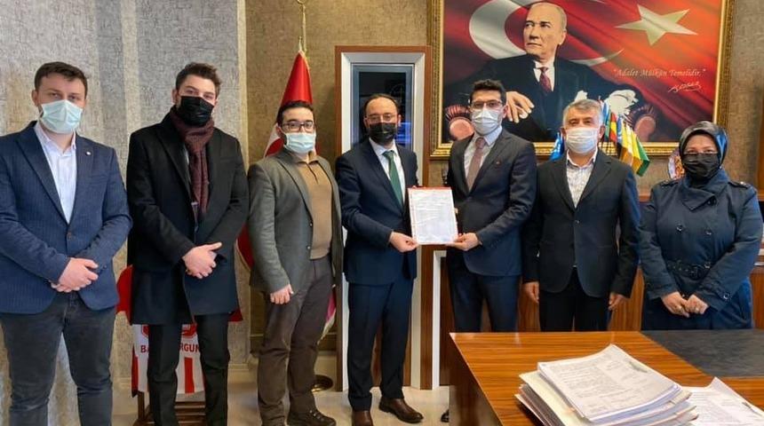 AK Parti İl Başkanı Kemikkıran, mazbatasını aldı