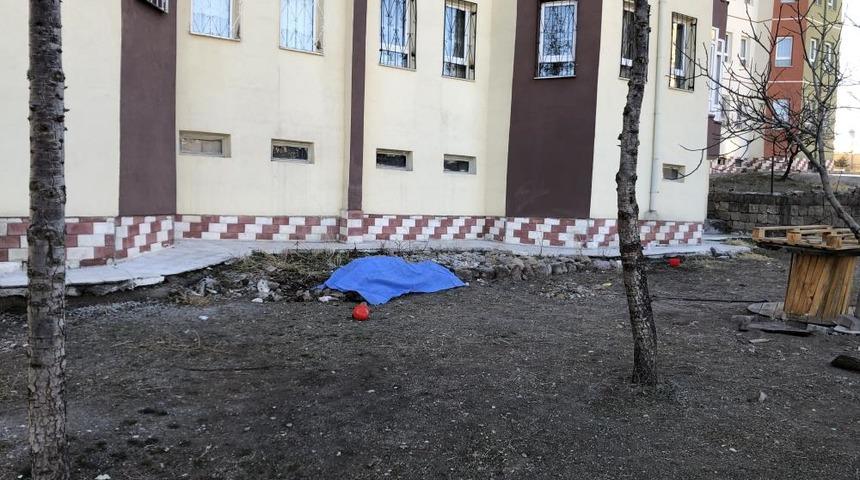 Kayseri'de korkunç olay! 5. kattan atlayarak intihar etti