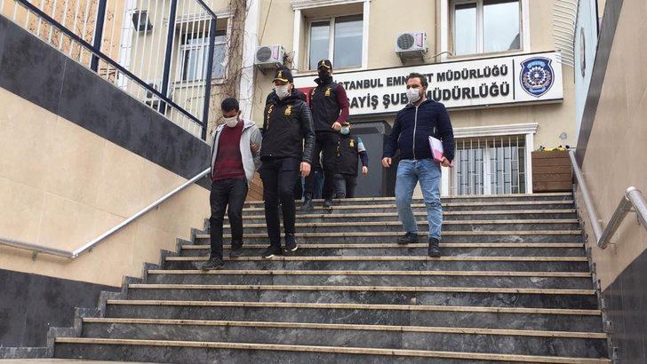 Yaşlı kadınları hedef alan sahte polisler yakalandı G1