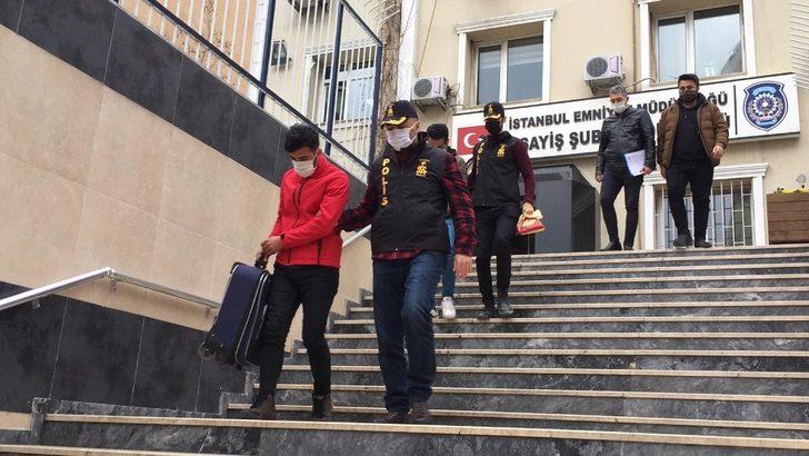 Yaşlı kadınları hedef alan sahte polisler yakalandı G2