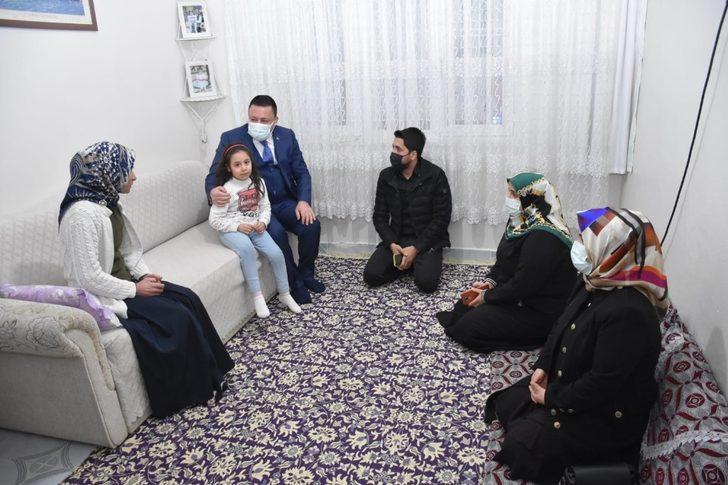 Başkan Beyoğlu önce kaldırım çalışmalarını inceledi, ardından vatandaşlara misafir oldu G3