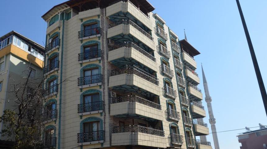 Yer: Hatay! Gören hayrete düşüyor: Bu binanın çöktüğünü düşünenler var