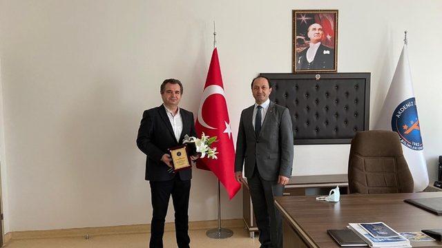 Akdeniz Üniversitesi Fen Bilimleri Enstitüsü’nde devir teslim töreni