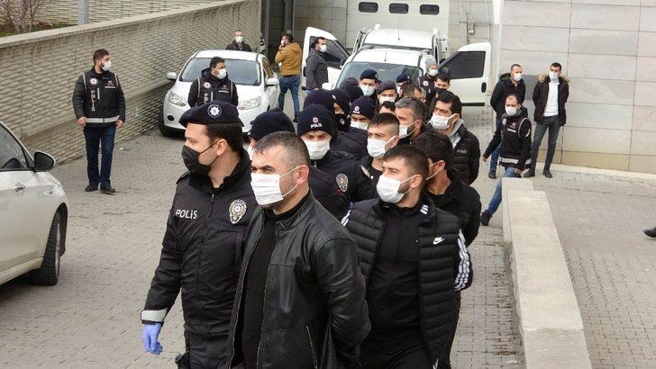 60 kişinin gözaltına alındığı suç örgütü operasyonunda polis müdürü ve borsa başkanı da var G5