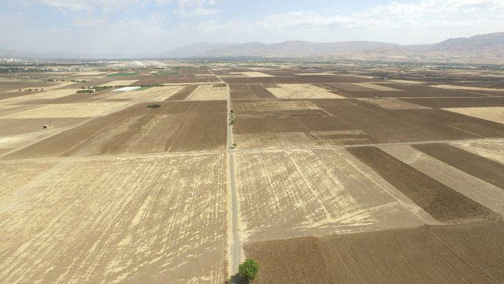 Elazığ’da arazi toplulaştırma çalışmaları sürüyor G2