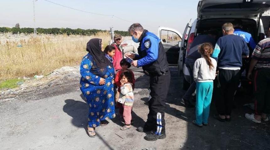Mersin polisi çocukları sevindirdi