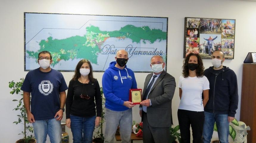 D&uuml;nyanın en iyi a&ccedil;ık deniz y&uuml;z&uuml;c&uuml;s&uuml; Başkan U&ccedil;ar&rsquo;ı ziyaret etti