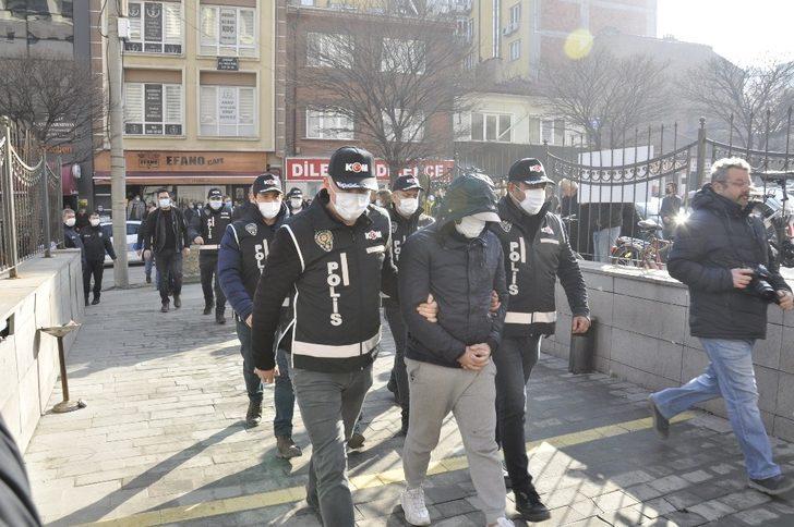 Çalıştığı adliyeye bu sefer şüpheli olarak getirildi G3