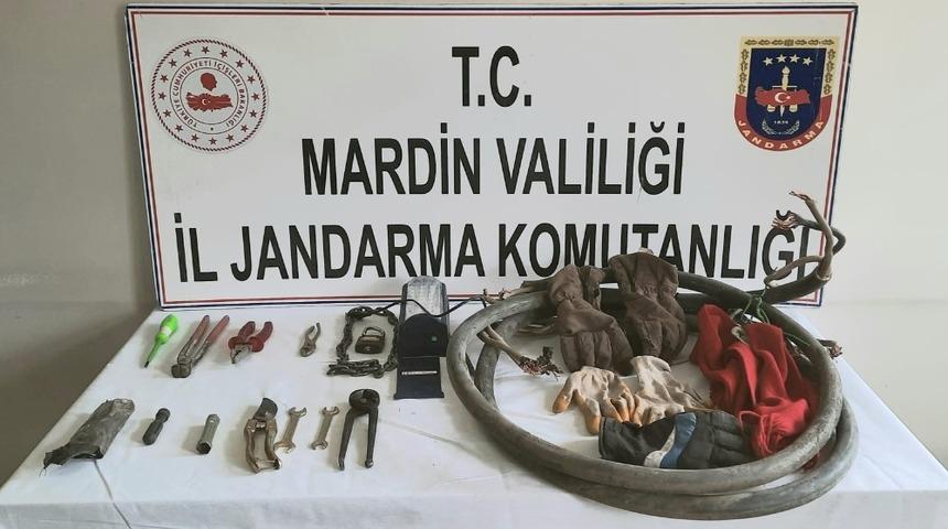 Su kulesindeki bakır kabloyu çalan hırsızlar jandarmadan kaçamadı