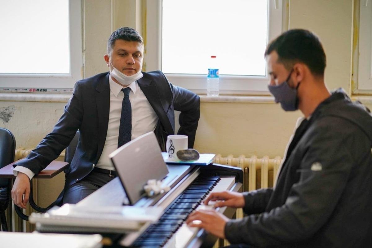 Silvan Kaymakamı &Ouml;zt&uuml;rk Halk Eğitim Merkezindeki kursları inceledi