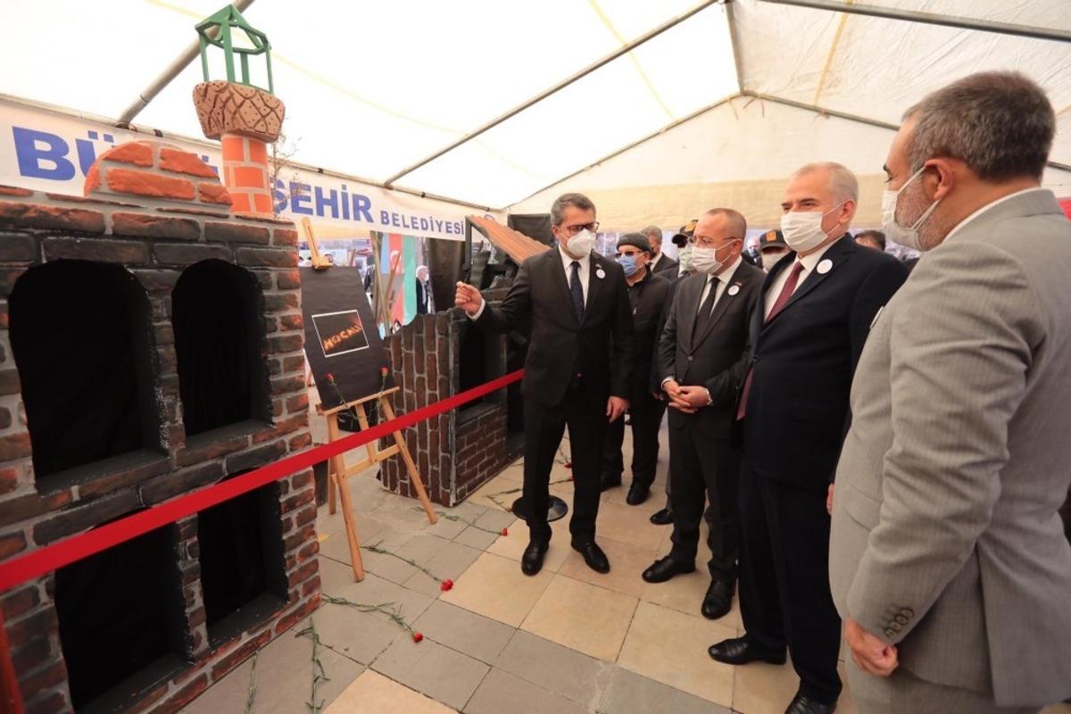 Hocalı&rsquo;da yaşanan acılar fotoğraflara yansıdı