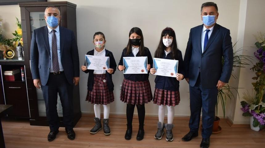 D&uuml;nya birincileri &ouml;d&uuml;llendirildi