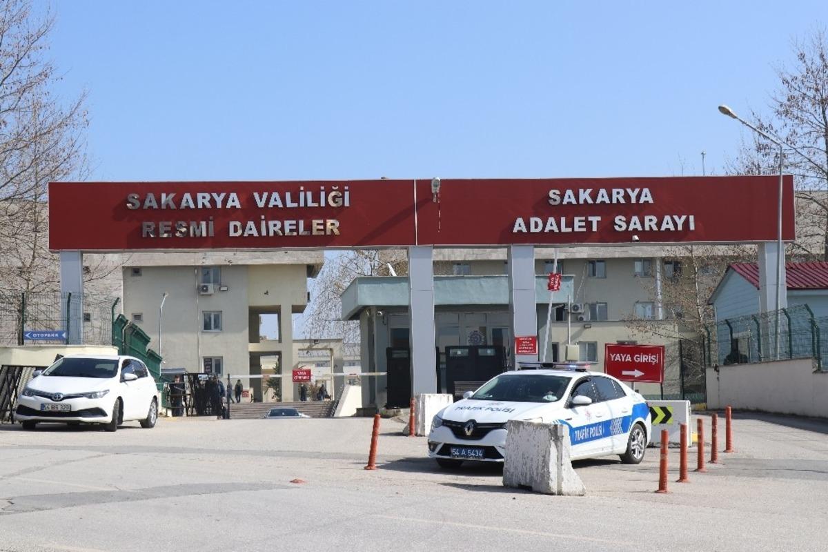 Cinsel istismar su&ccedil;undan yargılanan s&ouml;zde tarikat liderinin davası ertelendi