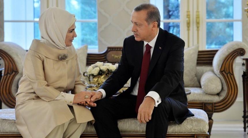 Emine Erdoğan, Cumhurbaşkanı Erdoğan'ın doğum gününü el ele fotoğrafları ile kutladı