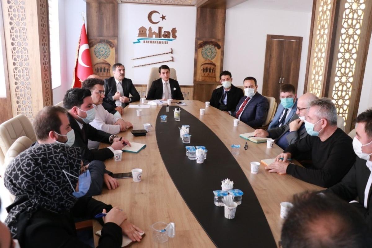Ahlat&rsquo;ta &lsquo;Turizm Altyapısını Geliştirme ve &Ccedil;evre Y&ouml;netimi&rsquo; toplantısı