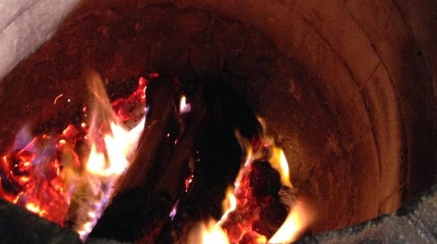 Korkun&ccedil; cinayet iddiası! 2 yaşındaki &ccedil;ocuğu tandırda yakarak &ouml;ld&uuml;rd&uuml;