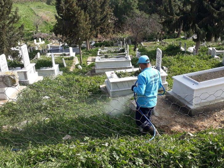 Mezarlıklarda temizlik ve ilaçlama çalışmaları başladı G3