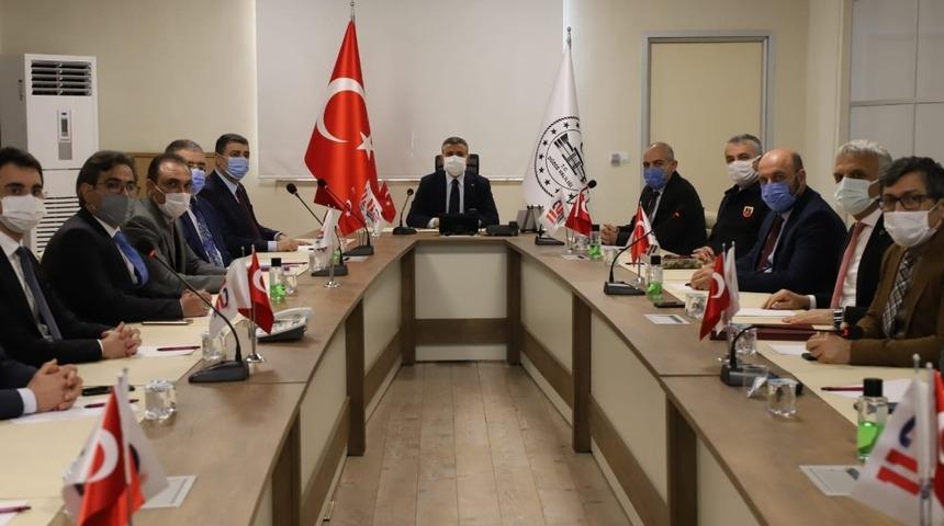 Sinema salonlarının açılışı Nisan’a kaldı