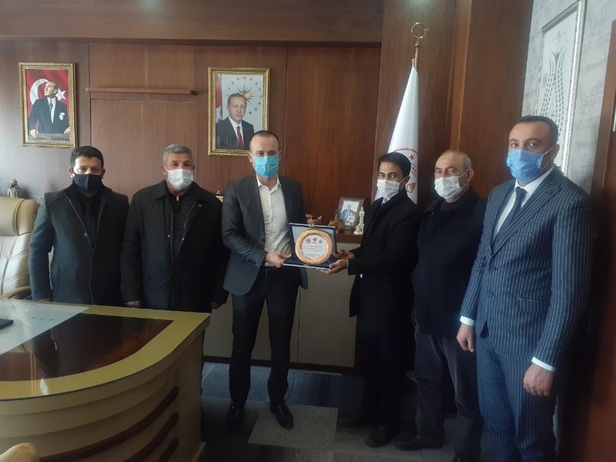 Anadolu &Ouml;l&uuml;ms&uuml;z Kahramanlar Federasyonu Genel Başkanı &Ccedil;elebi&rsquo;den, Ağrı Milli Eğitim M&uuml;d&uuml;r&uuml; Tekin&rsquo;e ziyaret