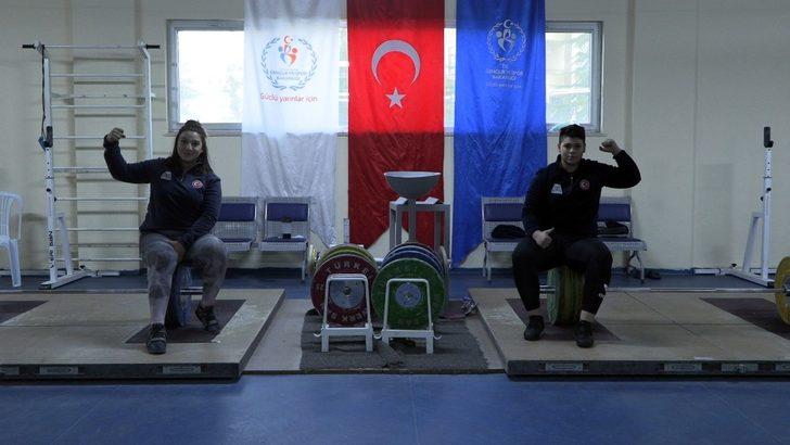 Isparta Belediyesi Spor Kulübü haltercilerinin hedefi Gençler Dünya Şampiyonası G2