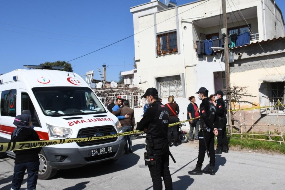 Anne &uuml;z&uuml;nt&uuml;den bayıldı, baba "evlatlarım" diye ağladı