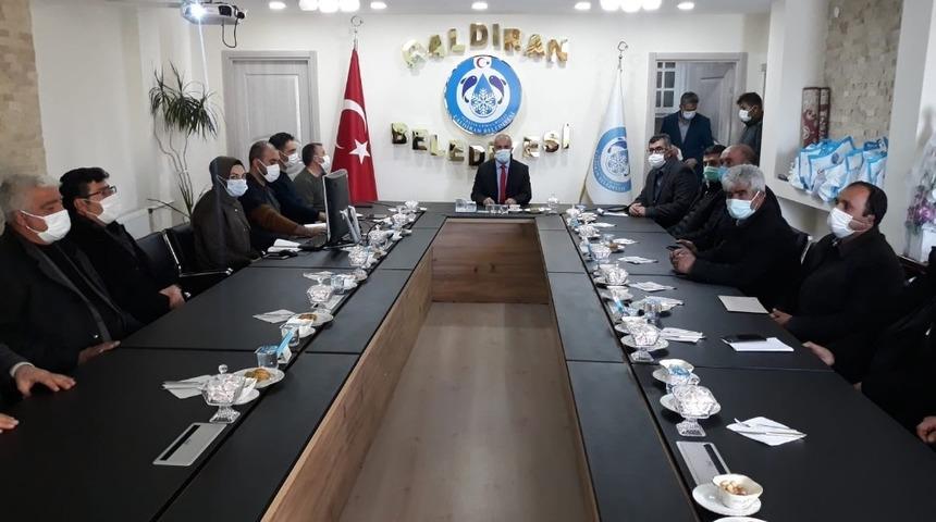 Başkan Ensari muhtarlarla istişare toplantısında bir araya geldi