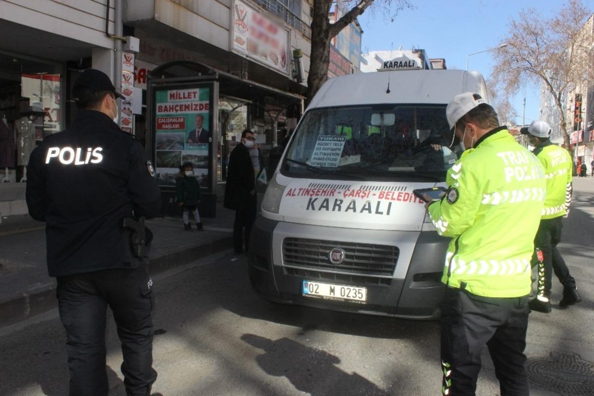 Yolcu otob&uuml;slerinde korona denetimi yapıldı