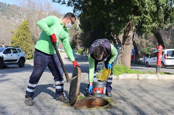 Efeler Belediyesi kent zararlıları ile mücadele ediyor G2