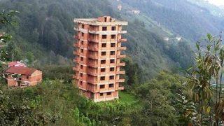 Sürmene'deki tepki çeken binanın sahibinden açıklama