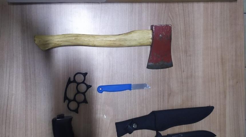 Ara&ccedil;ta yapılan aramada ele ge&ccedil;irilenler şok etti