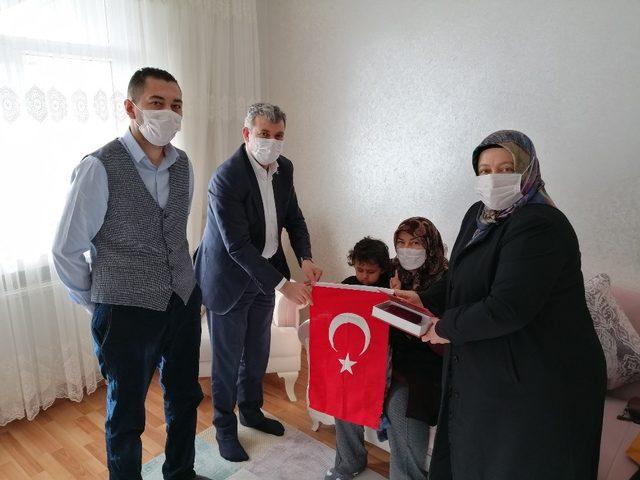 AK Parti Aksaray heyeti şehit ailelerini ziyaret etti